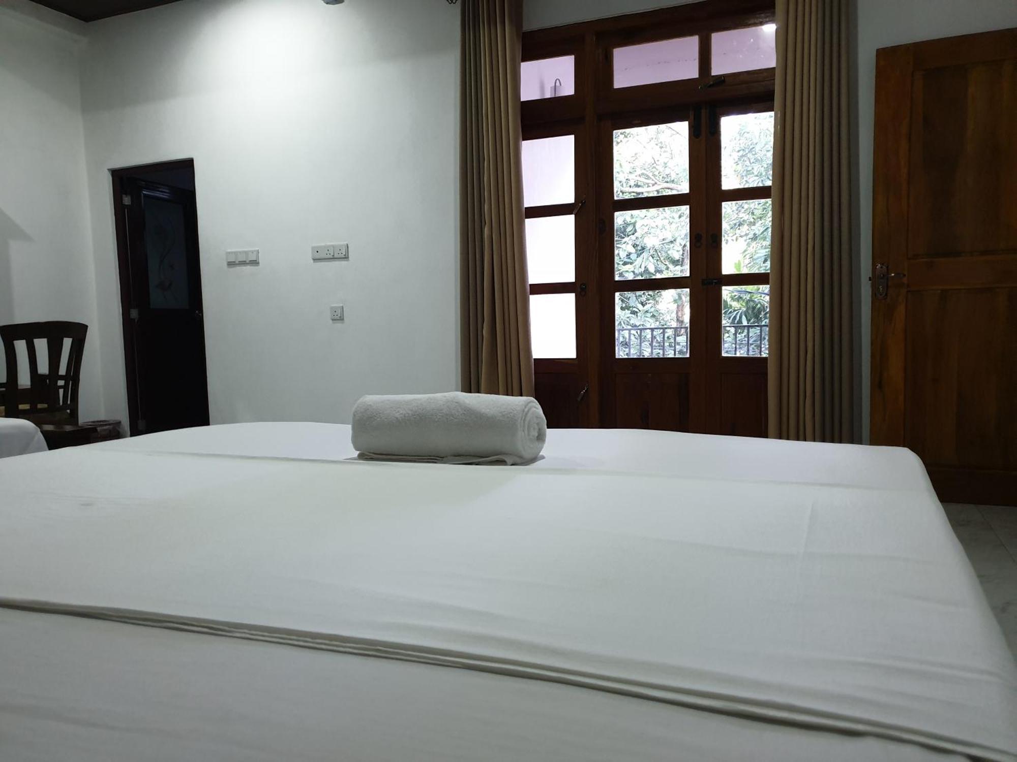 Enara Luxury Stay Katugastota Exterior photo