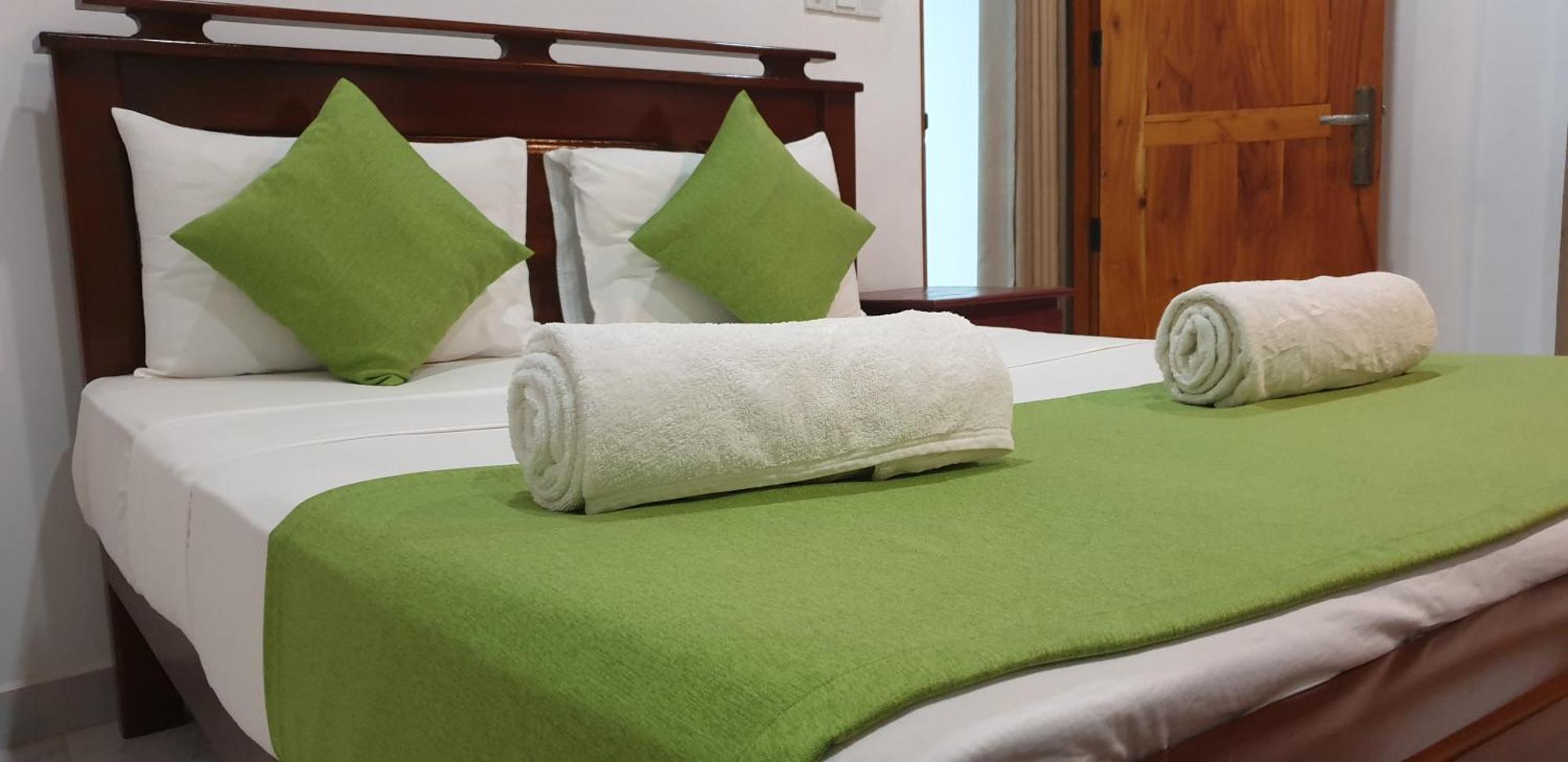 Enara Luxury Stay Katugastota Exterior photo